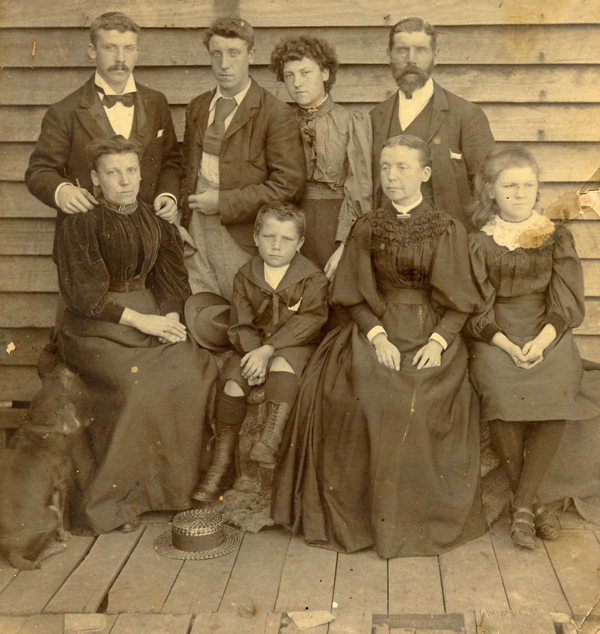 Lois Annie Webster (back row - future wife of John James Lyons) with her parents John Joseph Webster, his wife Mary Jane and Annie's siblings about 1897/98